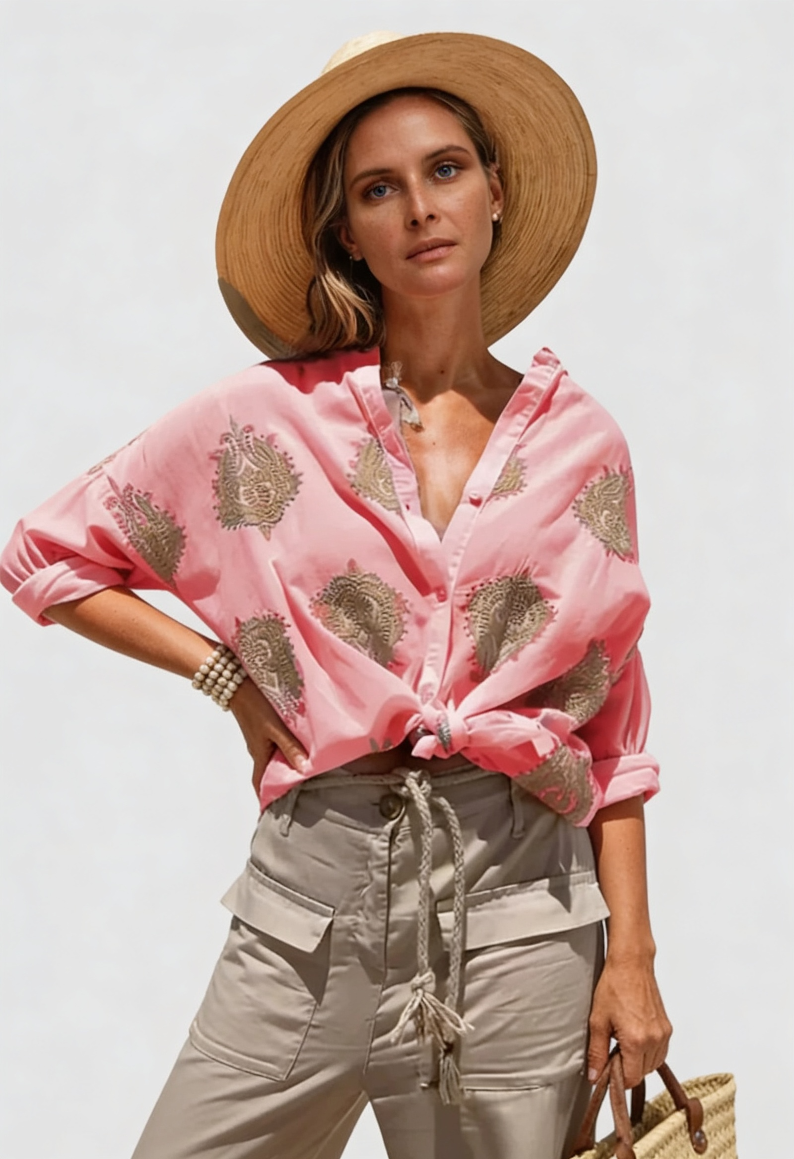 Damska bluzka z długim rękawem i wzorem paisley