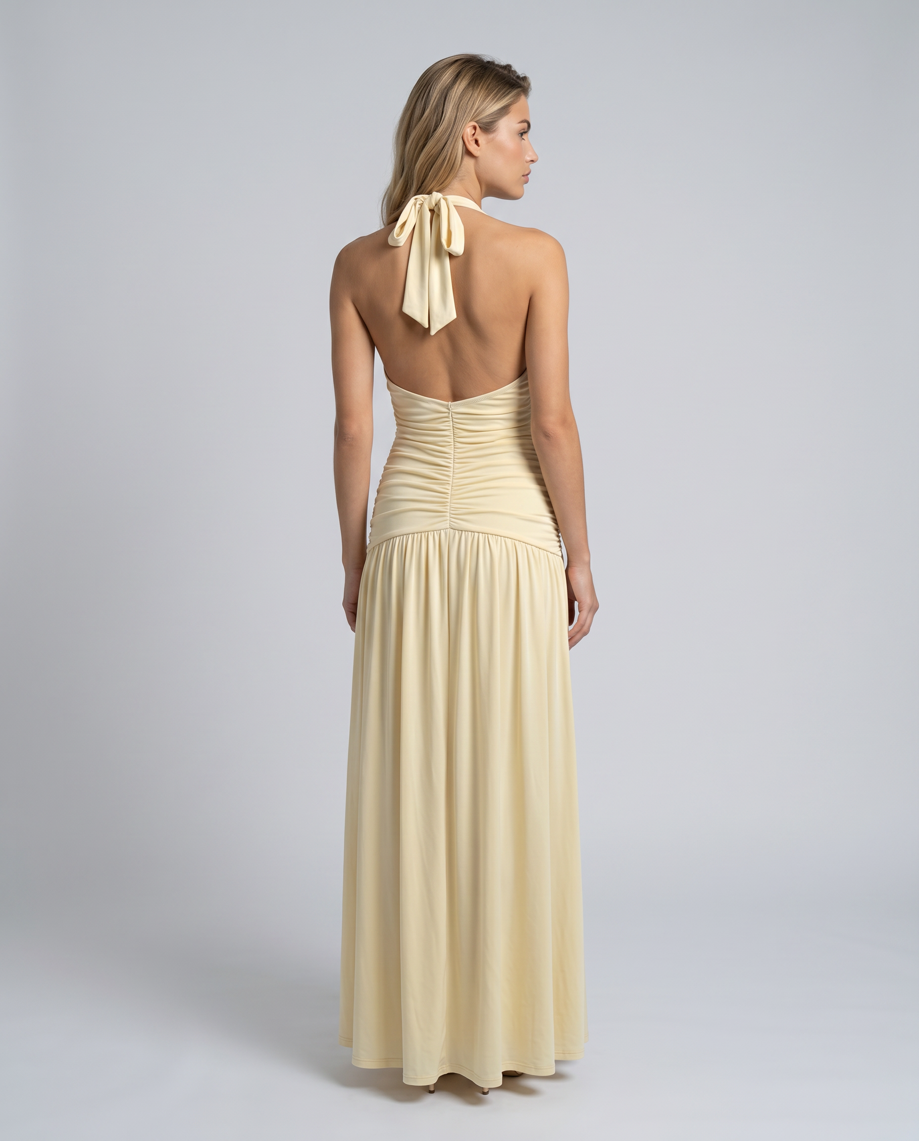 Damska sukienka maxi z halter neck i gorsetową górą