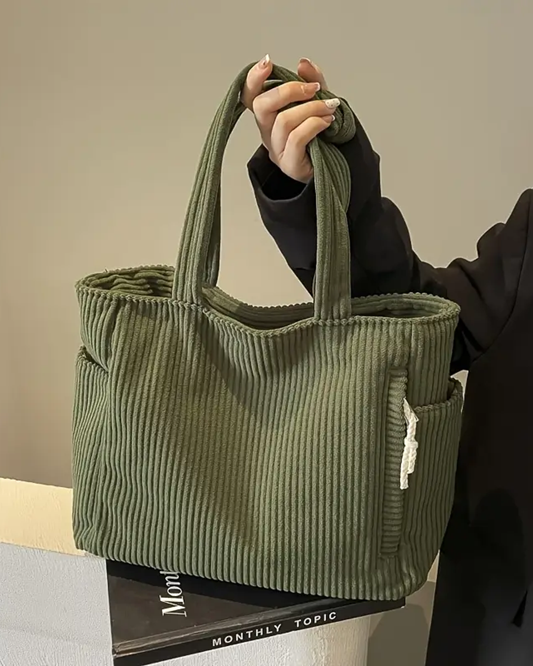 Damska torba tote z prążkowaną fakturą i detalem ze sznurkiem