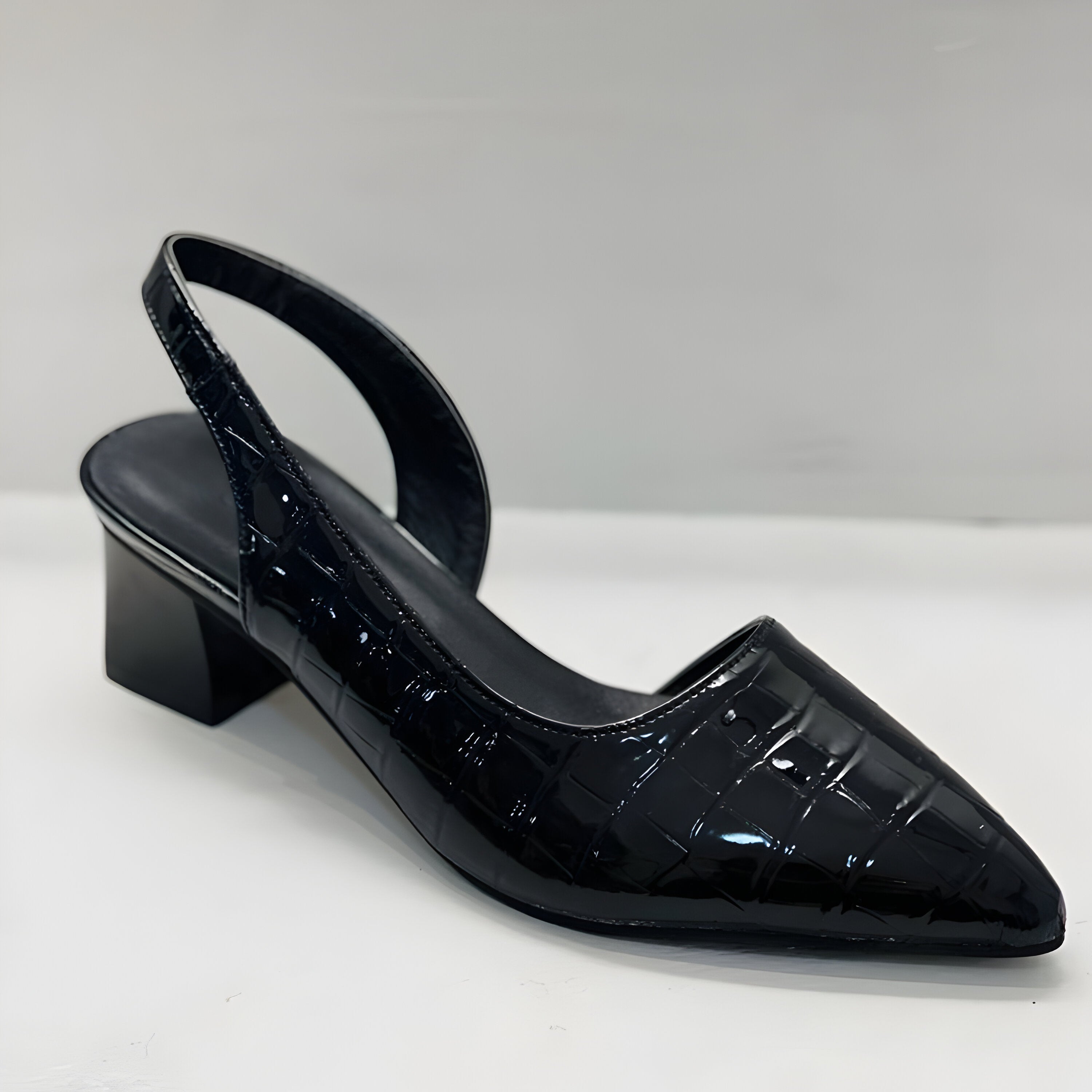 Damskie Szpilki z spiczastym noskiem i zapięciem slingback