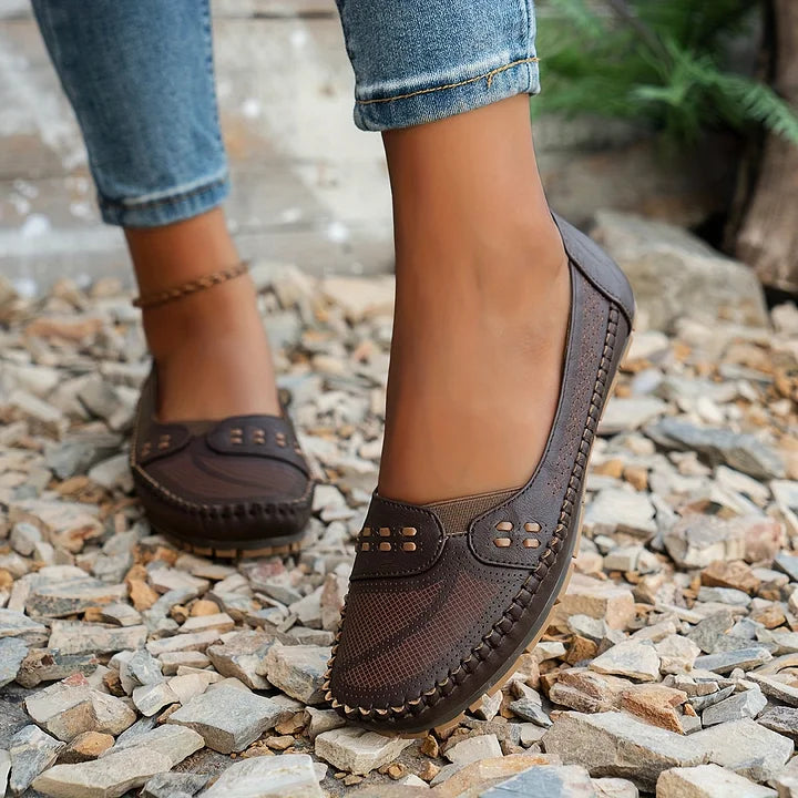 Damskie buty z regulowanym zapięciem