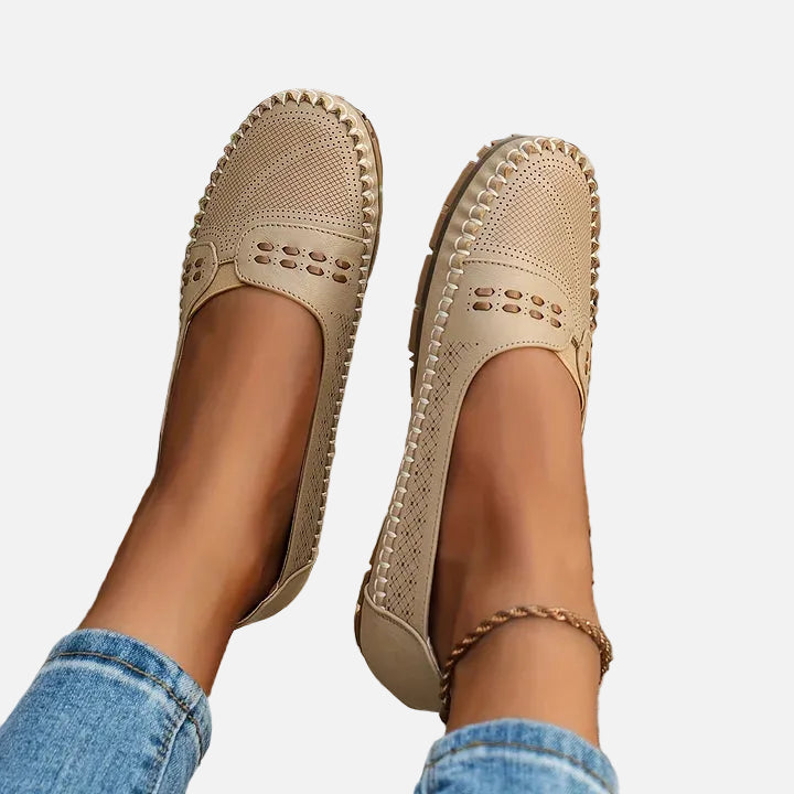 Damskie buty z regulowanym zapięciem