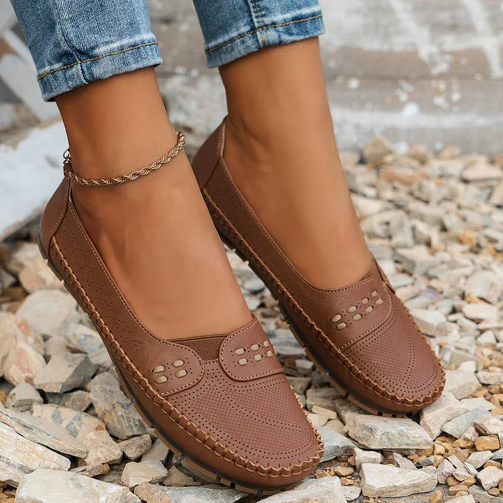 Damskie buty z regulowanym zapięciem