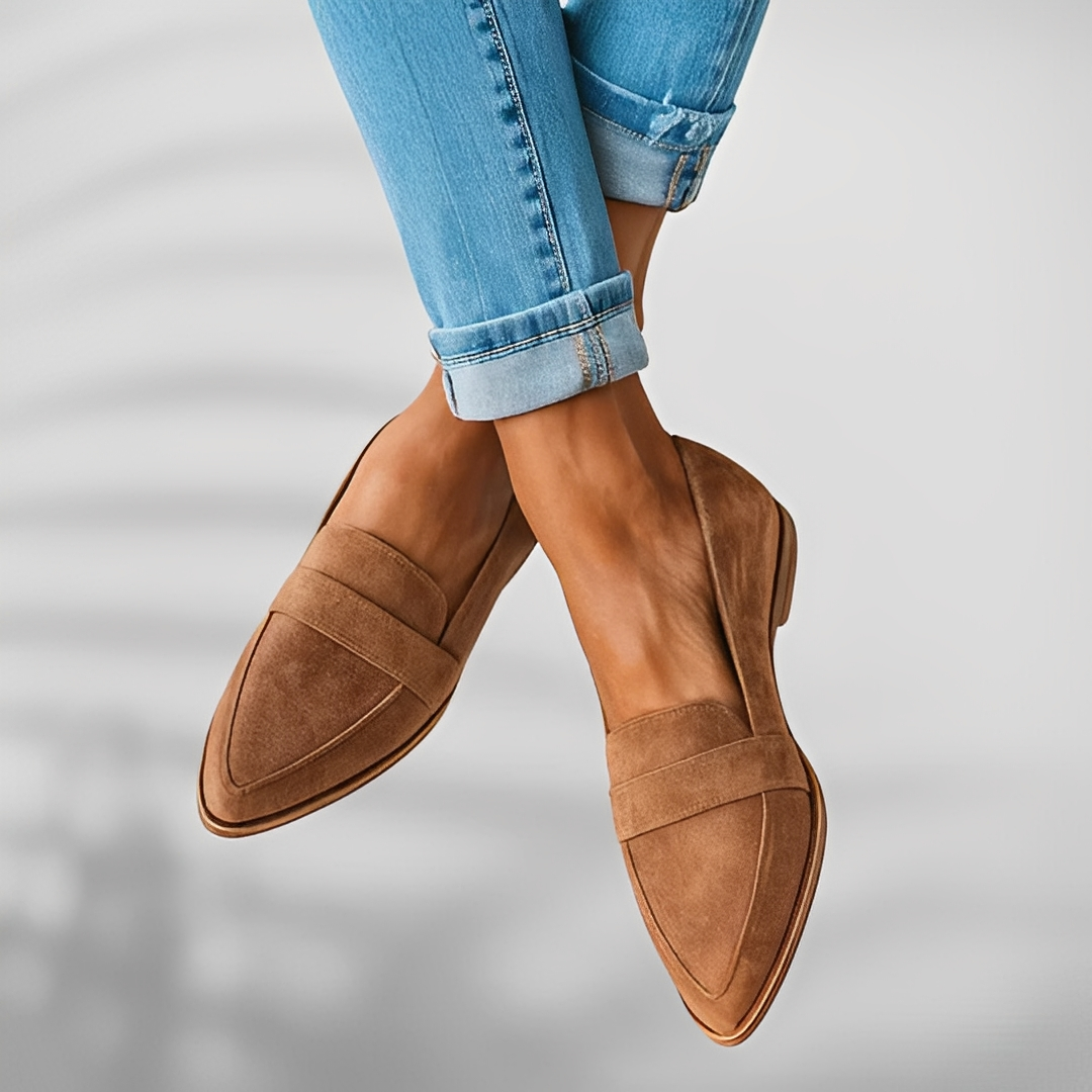 Damskie buty z wąskim noskiem i płaską podeszwą