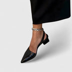 Damskie czółenka slingback ze spiczastym noskiem i łańcuszkiem na kostce