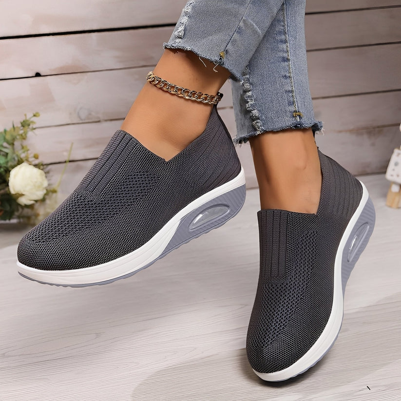 Damskie sneakersy wsuwane na platformie z elastyczną cholewką