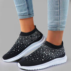 Damskie sneakersy wsuwane z ozdobnymi elementami i podeszwą gumową