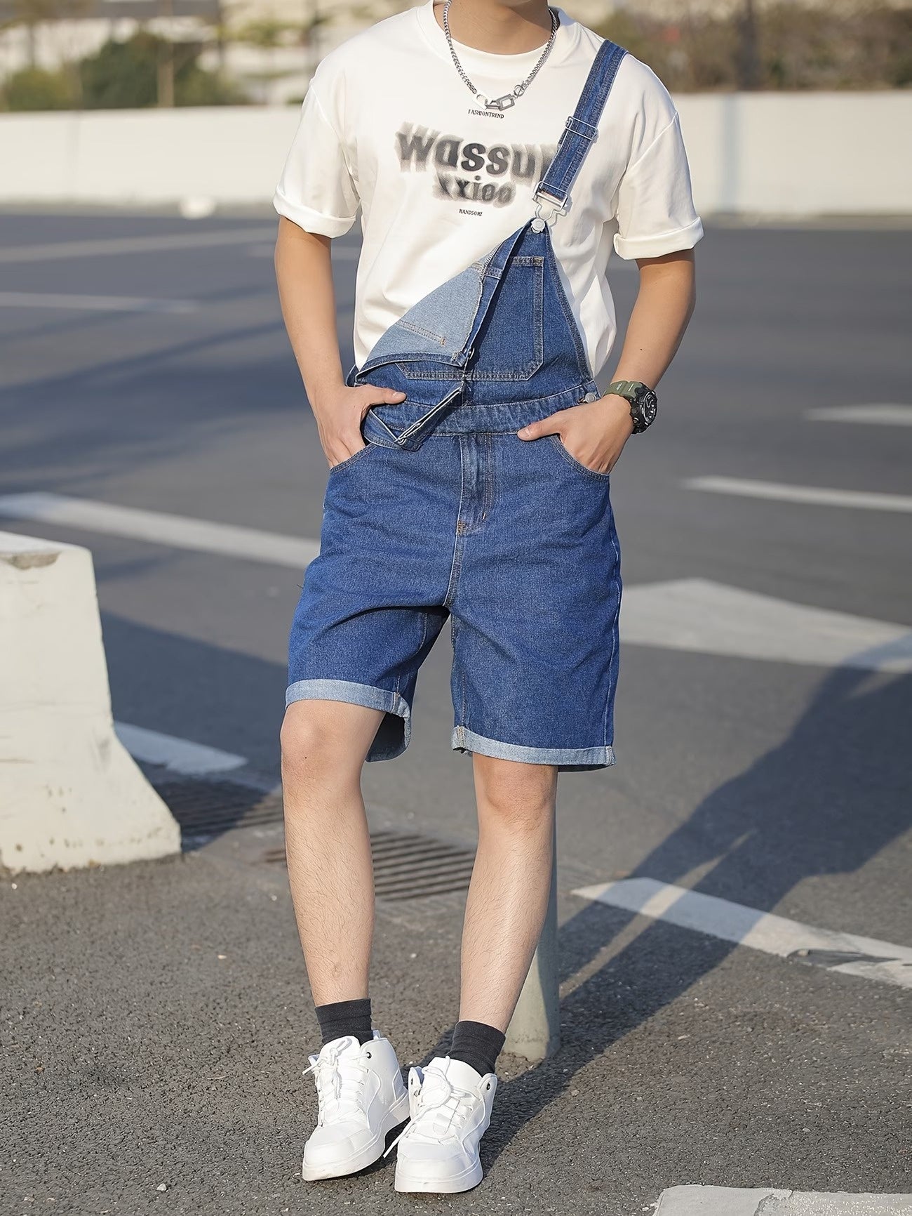 Męski kombinezon z krótkimi nogawkami i kieszenią naszywaną