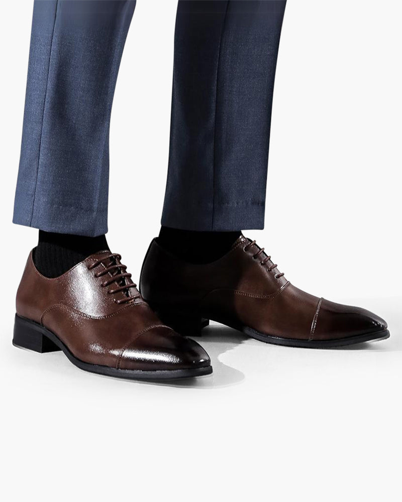 Męskie buty ze skóry z gładką cholewką i sznurowaniem